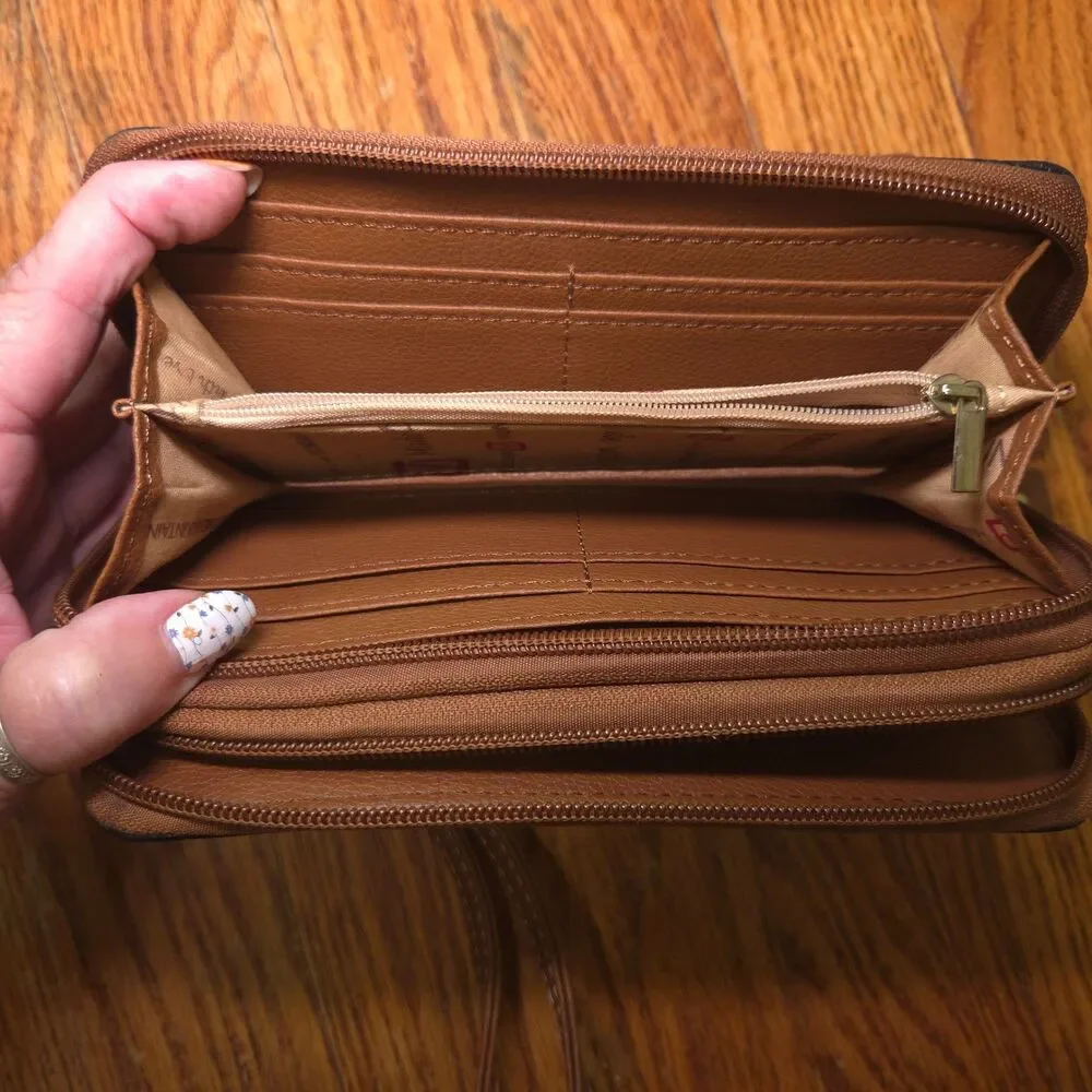 Stone Mountain Black Pebbled Leather Double Zip Wristlet Wallet Brown Trim